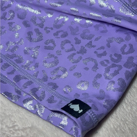 WODBOTTOM Workout Short Shiny Leopard Pastel Lavender - Picture 5 of 6